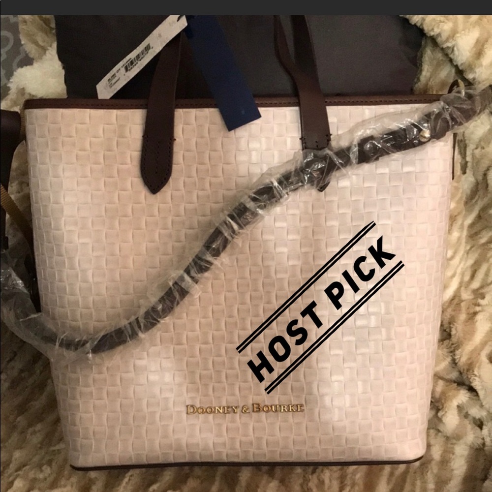 Dooney Oyster colored  leather bag NWT - Picture 4 of 16
